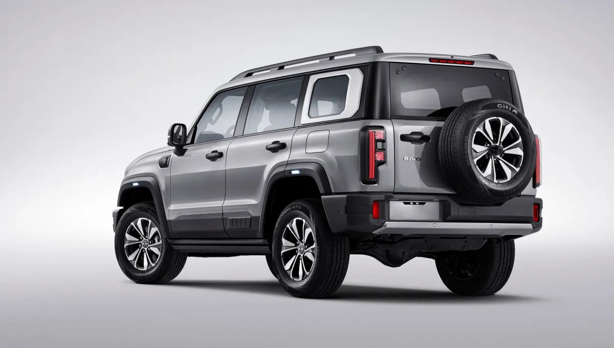 BAIC BJ40 — tył