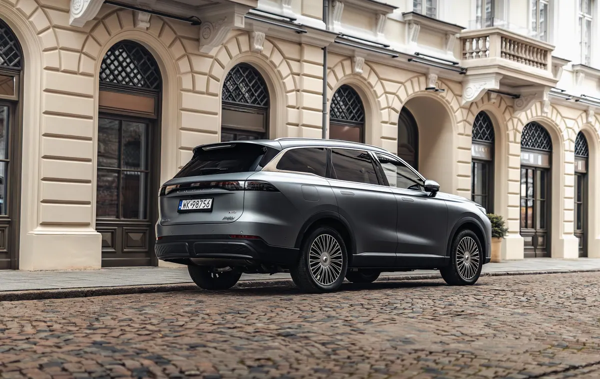 Chery Tiggo 9 — tył