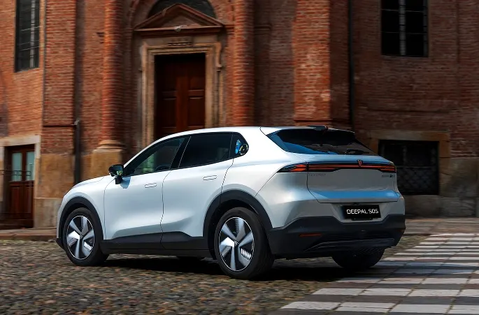 Deepal S05 PHEV — tył