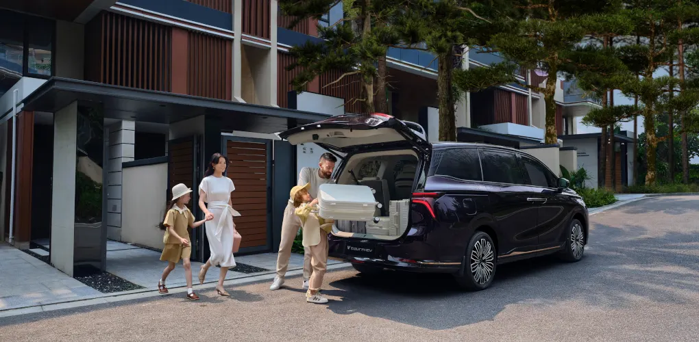 V-TOUR PHEV — profil nadwozia