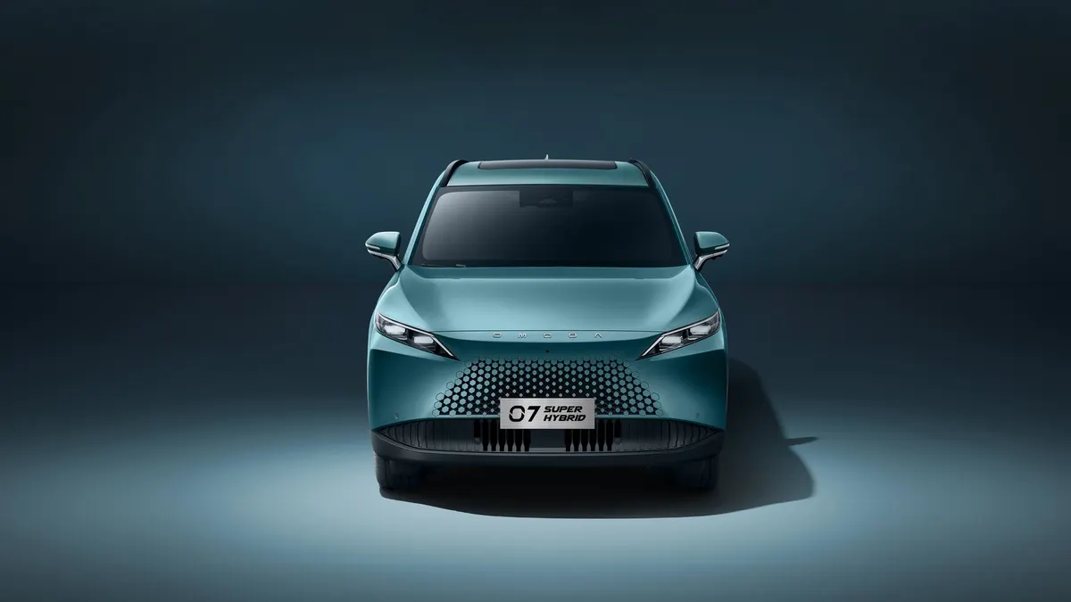 Omoda 7 Super Hybrid — przód