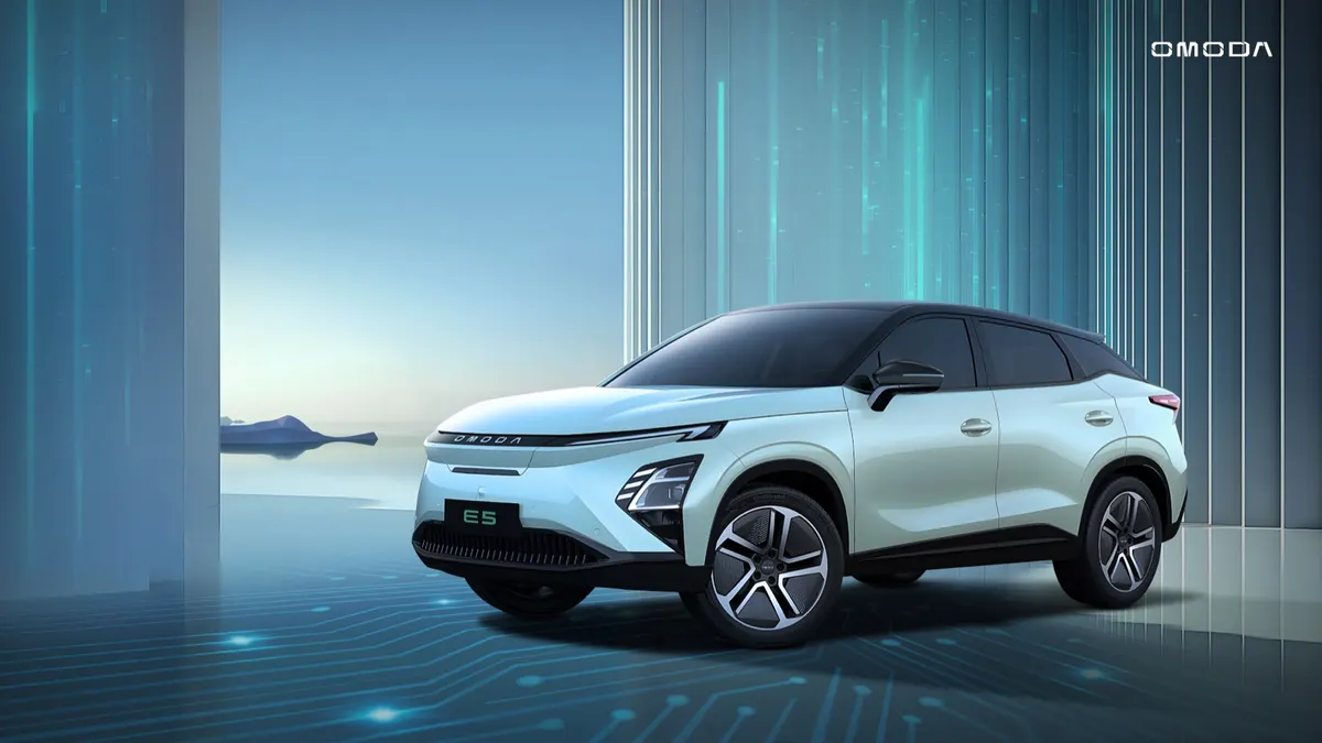 Omoda E5 — przód